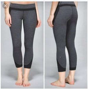 lululemon athletica Women's Gray & Black Cropped Leggings